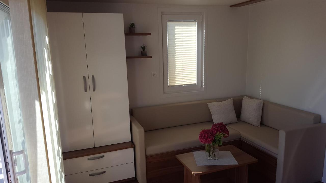 House Boat - Floating House Astrid Vikendica Pula